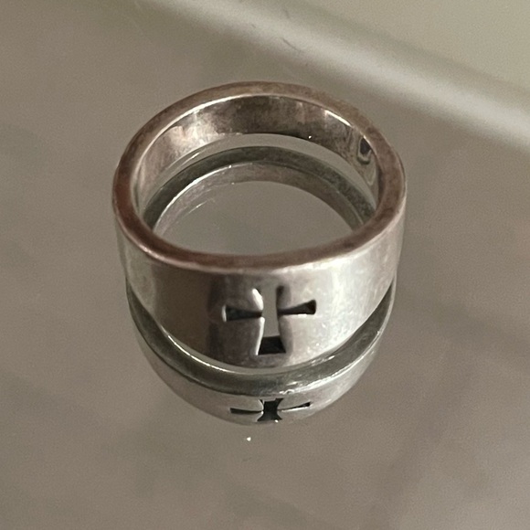 Wide Crosslet Ring - Picture 4 of 4